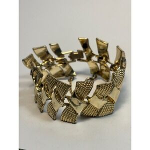 Vintage Panel Bracelet Gold Tone Bow‎ Detail Links Signed Coro